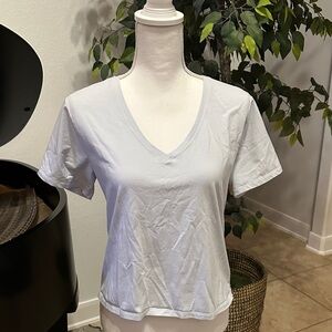 Athleta Light White V-Neck Short Sleeve Tee